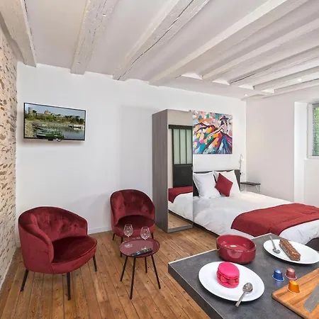 Daire Hypercentre Calme Et Cosy, Impasse Saint Julien, 2eme Etage *